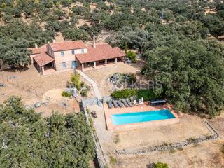 Bauernhof in Castillo de las Guardas (El). Majestuosa casa de campo con vistas en castillo de las guardas,