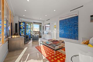 Apartamento en Los Remedios. Exclusivo piso reformado con terraza y vista abierta junto a la