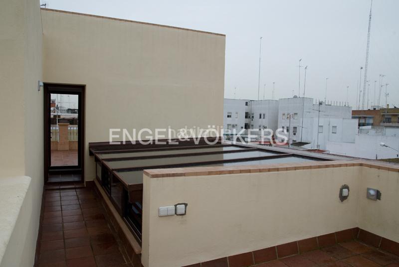 Foto 79edfe4d-26b3-4e0e-b142-916be1439f10. Affitto casa con riscaldamento in Barrio del Nervión Sevilla