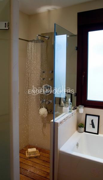 Foto 2e70e7ac-eef6-4a6b-884b-0d7944cfa398. Lloguer casa amb calefacció a Barrio del Nervión Sevilla