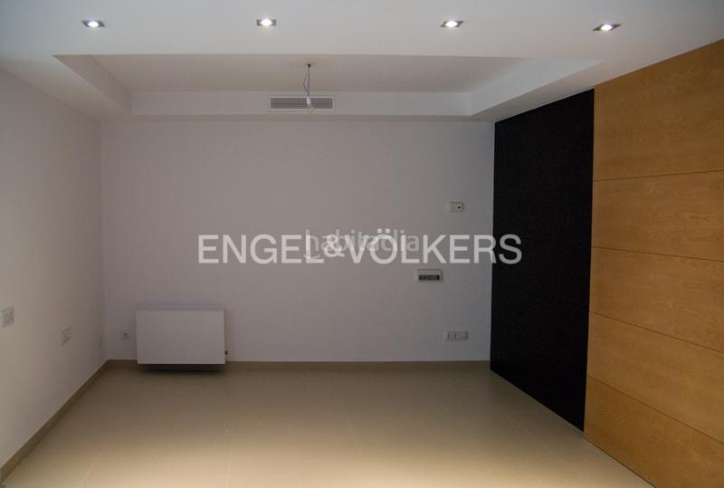 Foto 52d67f43-8c7d-4dab-b6ed-79ec090df18c. Lloguer casa amb calefacció a Barrio del Nervión Sevilla