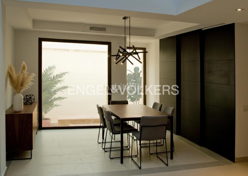 Foto 8636d840-36aa-4543-ac6b-6f4708b21868. Lloguer casa amb calefacció a Barrio del Nervión Sevilla