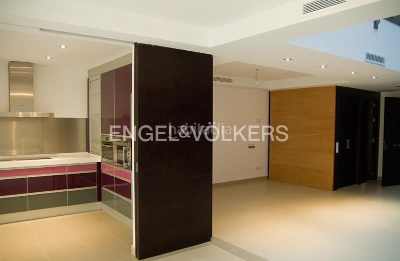 Foto ae7e8d9d-6e94-43cb-95b6-8807632fd2c0. Lloguer casa amb calefacció a Barrio del Nervión Sevilla