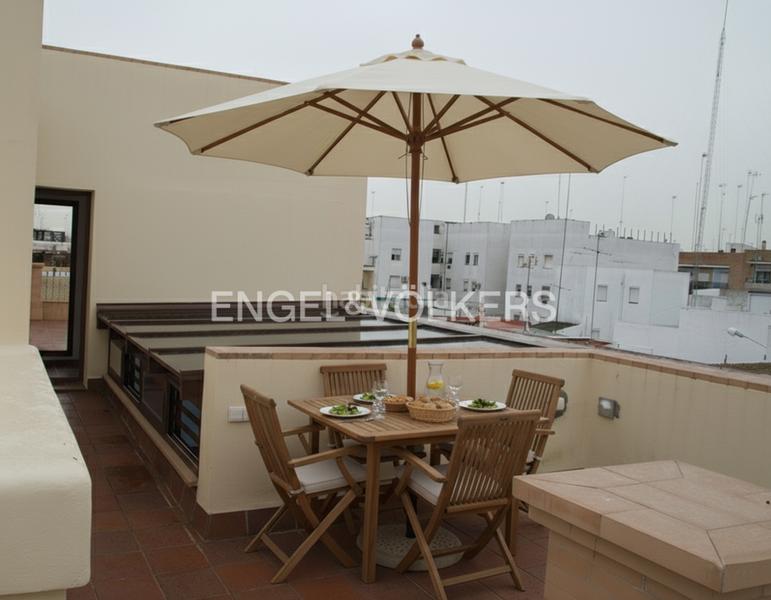 Foto c2c1d51e-09f3-4822-b159-35183adfa5e7. Lloguer casa amb calefacció a Barrio del Nervión Sevilla