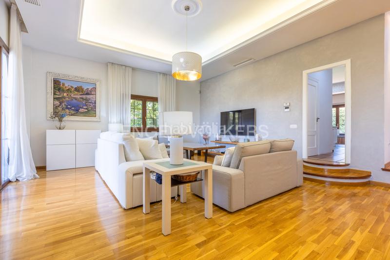 Foto 03654a35-18ab-4f40-8eaa-1aeb7b957928. Casa amb calefacció aparcament piscina a Oromana Alcalá de Guadaira