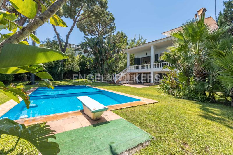 Foto 0c213984-379c-4514-aa08-5f087379d0d4. Casa amb calefacció aparcament piscina a Oromana Alcalá de Guadaira