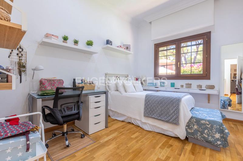 Foto 24566311-9f19-46ce-810e-4650676459f8. Casa amb calefacció aparcament piscina a Oromana Alcalá de Guadaira