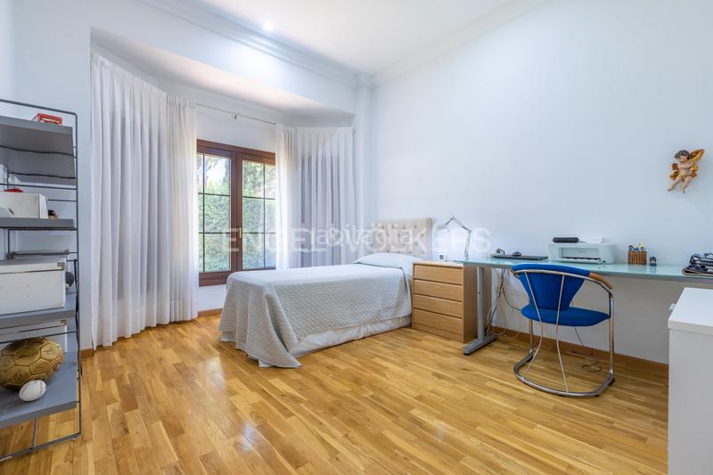 Foto 2800ba90-e8a5-42b2-9bcf-f818378b6796. Casa amb calefacció aparcament piscina a Oromana Alcalá de Guadaira