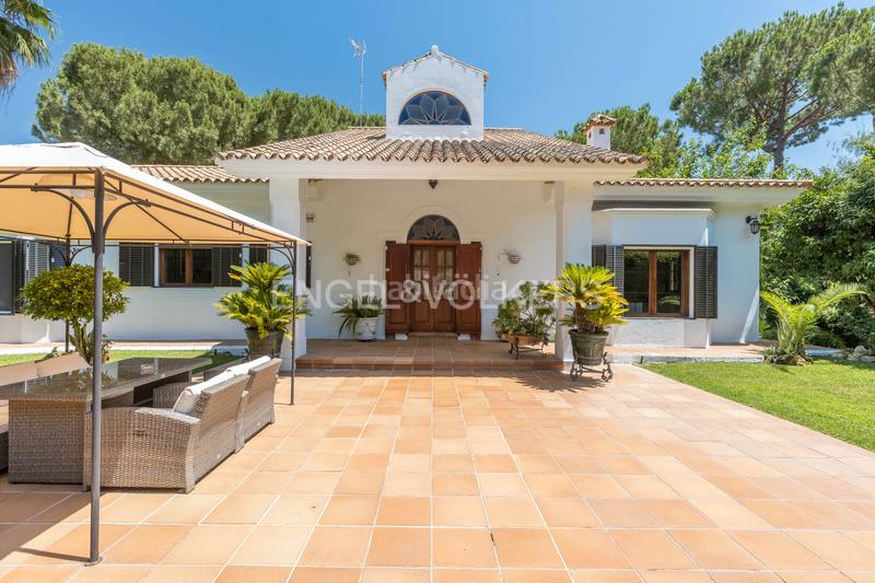 Foto 2ddafa46-2298-41cf-9f20-7fa1b706bf52. Casa amb calefacció aparcament piscina a Oromana Alcalá de Guadaira