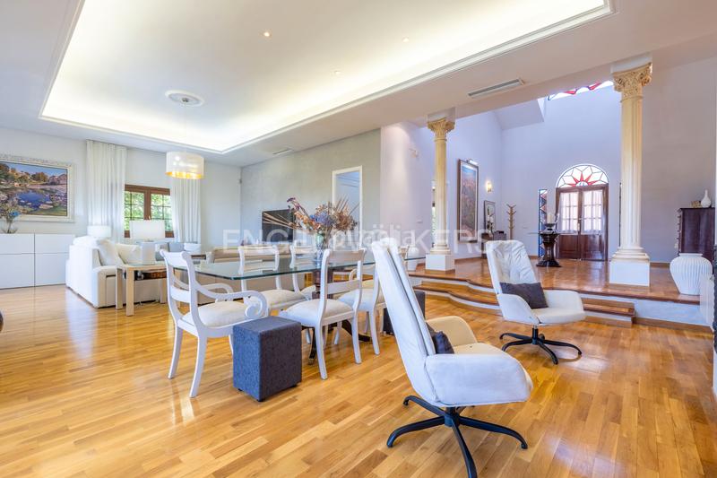 Foto 4b195239-edea-4eae-8bc8-f0a4f2ef4502. Casa amb calefacció aparcament piscina a Oromana Alcalá de Guadaira