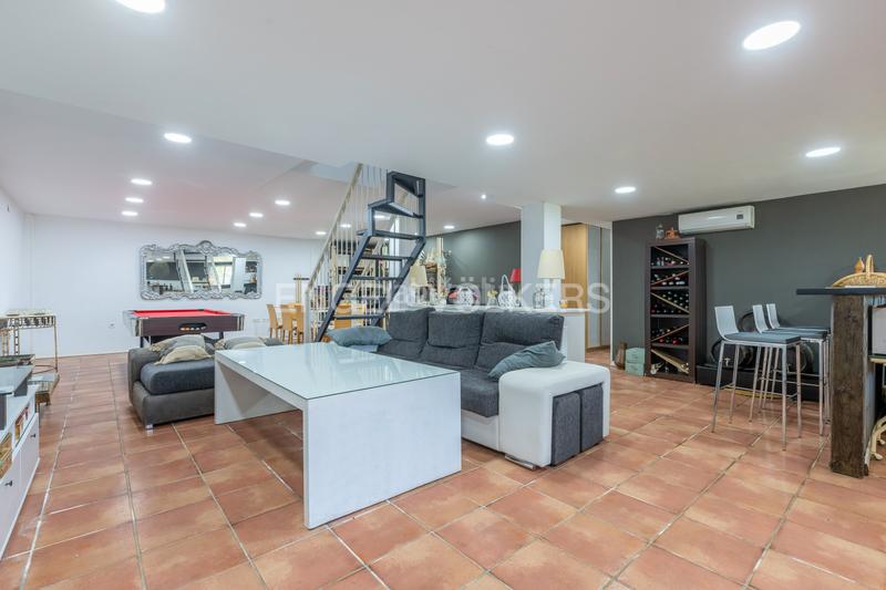 Foto a035bcf6-3982-4cf1-a195-748c8b47e056. Casa amb calefacció aparcament piscina a Oromana Alcalá de Guadaira