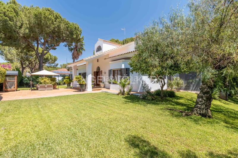 Foto ae6b4d8d-32eb-413c-bb3a-5b0e13192e03. Casa amb calefacció aparcament piscina a Oromana Alcalá de Guadaira