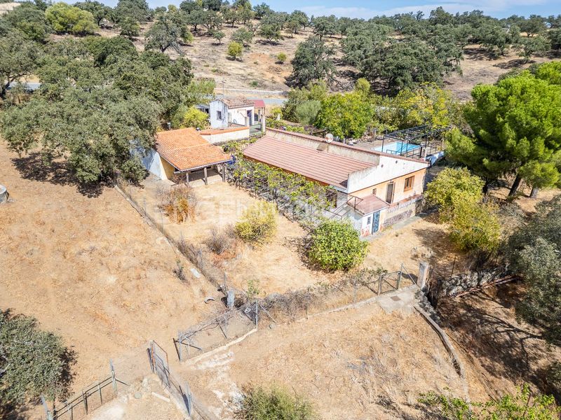 Foto 80e36ed7-4d78-4365-8568-e40fdbd2c5f9. Casa amb calefacció piscina a Castillo de las Guardas (El)