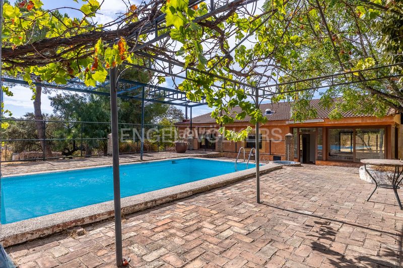 Foto a4a74682-62f5-4786-9d1f-af4e082dd63c. Casa amb calefacció piscina a Castillo de las Guardas (El)