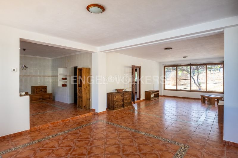 Foto bfddf6af-afaf-4967-b39c-50f40affc7df. Casa amb calefacció piscina a Castillo de las Guardas (El)