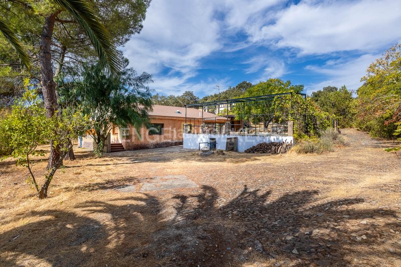 Foto df8ed87e-2725-4fd0-8548-3ec6c7905c49. Casa amb calefacció piscina a Castillo de las Guardas (El)