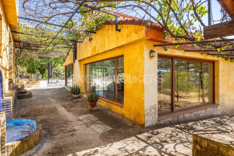 Foto e133e887-0e9e-4655-aff3-c04646e6cc75. Casa amb calefacció piscina a Castillo de las Guardas (El)