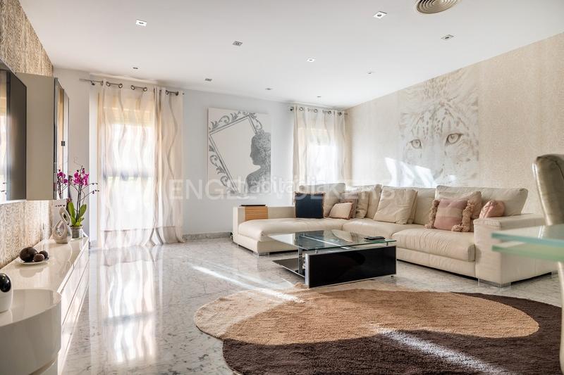 Foto 02779414-35a8-4dac-83d6-f265e1865590. Apartament amb calefacció aparcament a Barrio del Nervión Sevilla