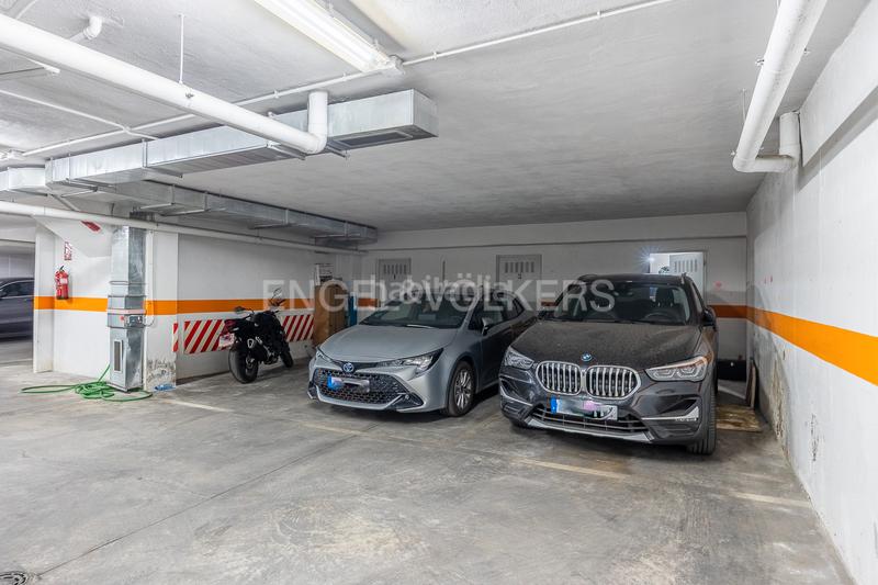 Foto 0d5bfcfb-d2cf-4784-8368-a430add1637c. Apartament amb calefacció aparcament a Barrio del Nervión Sevilla