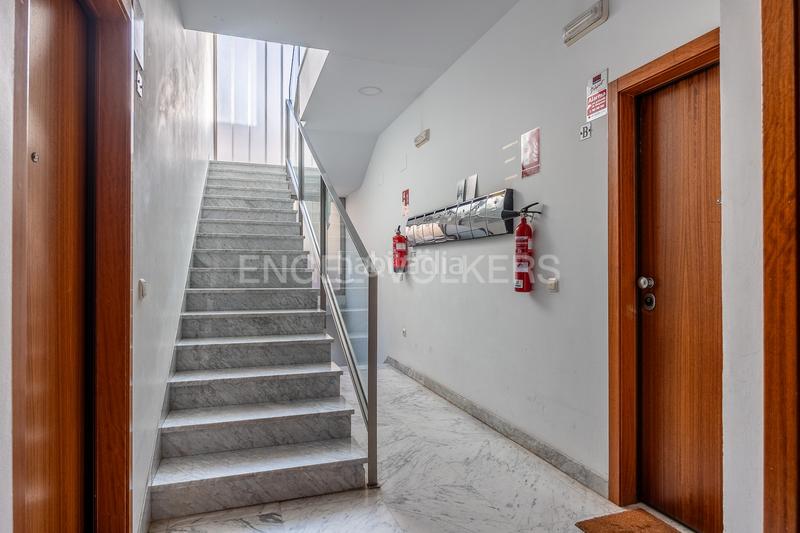 Foto 5a9e9142-7efe-4392-99f5-10af4094e16e. Apartament amb calefacció aparcament a Barrio del Nervión Sevilla