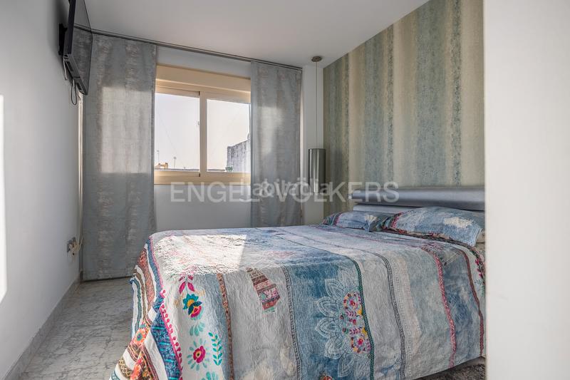 Foto 770ccc1e-b308-45ba-9bc8-2d1c9d86dd94. Apartament amb calefacció aparcament a Barrio del Nervión Sevilla