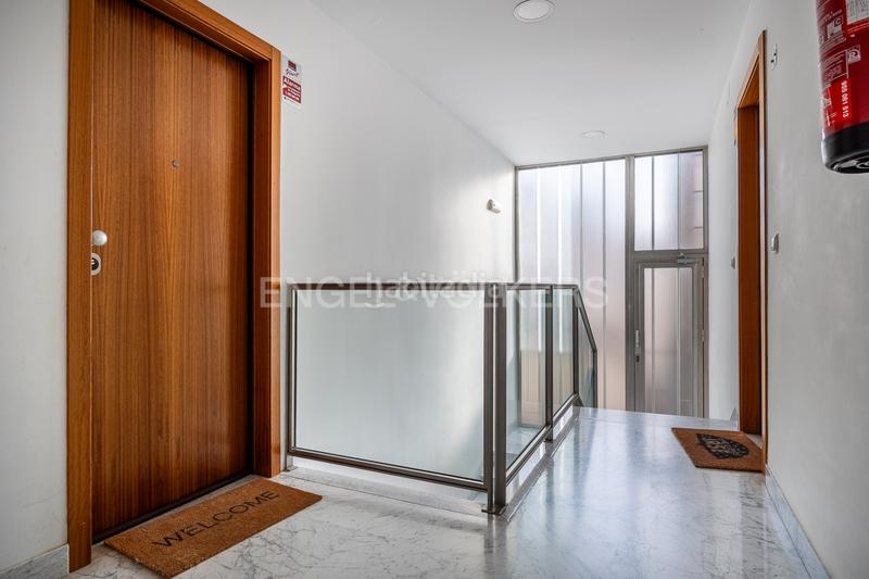 Foto b7a5239f-0c4f-4073-845d-e4cca78643e5. Apartament amb calefacció aparcament a Barrio del Nervión Sevilla