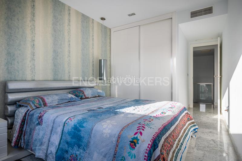 Foto c3d85882-859e-462c-9e0a-08bf0f5cd363. Apartament amb calefacció aparcament a Barrio del Nervión Sevilla