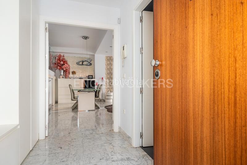 Foto c455e642-30c9-42ea-aaa8-120664d62c22. Apartament amb calefacció aparcament a Barrio del Nervión Sevilla