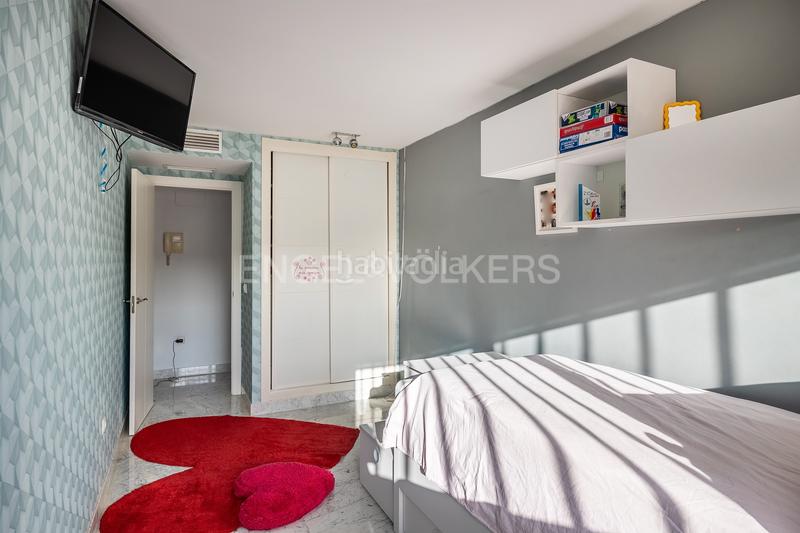 Foto dbef79b6-00ab-4128-83e2-5e7f76166dcc. Apartament amb calefacció aparcament a Barrio del Nervión Sevilla