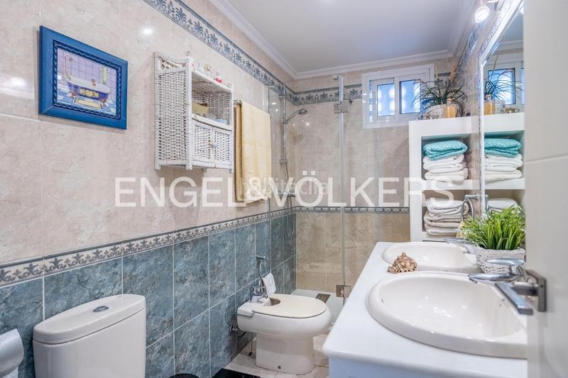 Foto c8d56f0d-99f3-4ee3-acbf-55a90663b0ca. Piccolo appartamento con riscaldamento in El Porvenir Sevilla