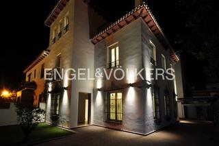 Maison jumelée à Heliópolis. Exclusiva casa con ascensor en pleno corazón de heliópolis