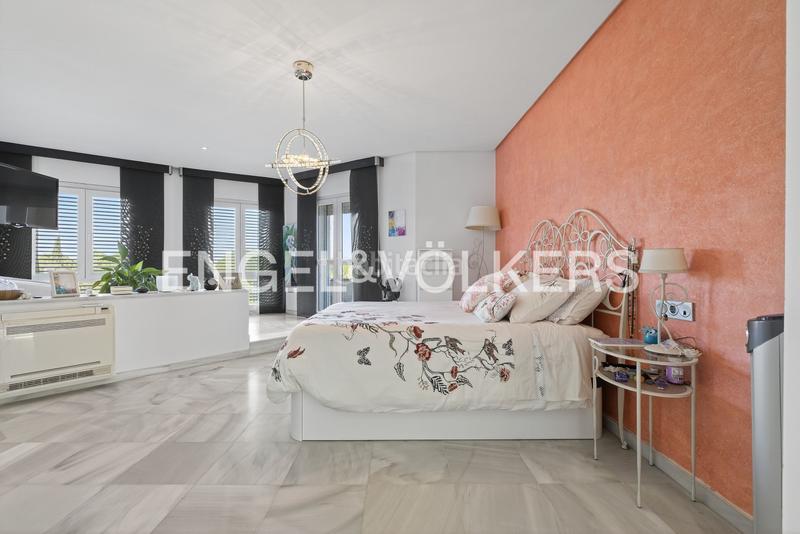 Foto 0b332aa5-3007-4f81-b391-492464d4e481. Haus mit heizung pool in La Motilla - Fuente del Rey Dos Hermanas