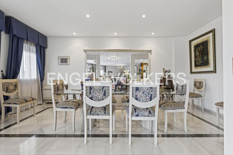 Foto 12e1f1d2-a478-4d81-bc85-7f3414581bf6. Haus mit heizung pool in La Motilla - Fuente del Rey Dos Hermanas