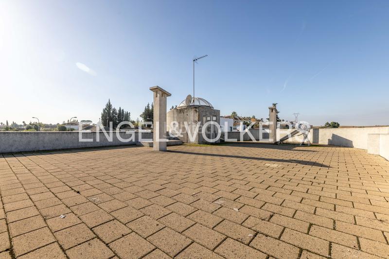 Foto 57b046f9-71ee-421c-94e4-1bda1b8202e6. Haus mit heizung pool in La Motilla - Fuente del Rey Dos Hermanas