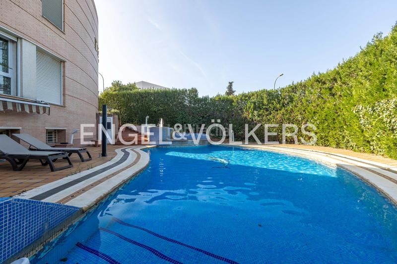 Foto 7a4041af-779a-4d31-b646-cedc3e788565. Haus mit heizung pool in La Motilla - Fuente del Rey Dos Hermanas