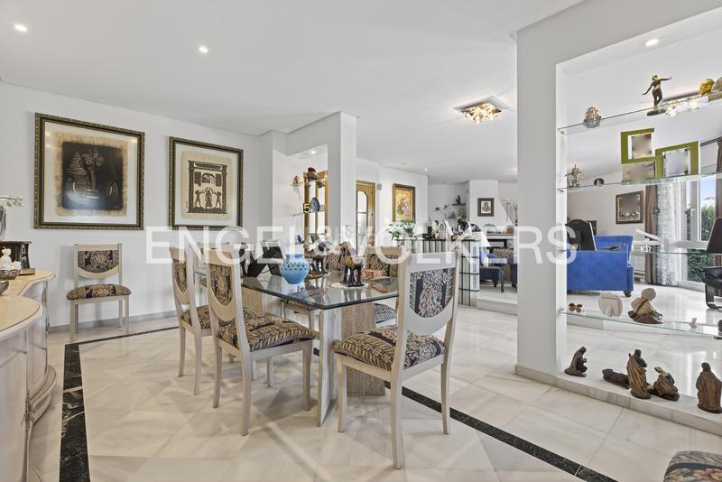 Foto 8625f707-b978-46d8-91f2-56acd1116257. Haus mit heizung pool in La Motilla - Fuente del Rey Dos Hermanas