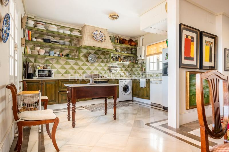 Foto 8d9eeb71-db7d-434c-8390-546eeaf6e130. Attique avec chauffage piscine dans Alfalfa - Santa Cruz Sevilla