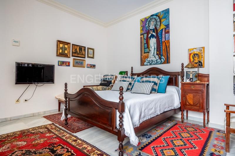 Foto a81e40ad-4c51-4a5c-bc50-810ea6afd3ee. Attique avec chauffage piscine dans Alfalfa - Santa Cruz Sevilla