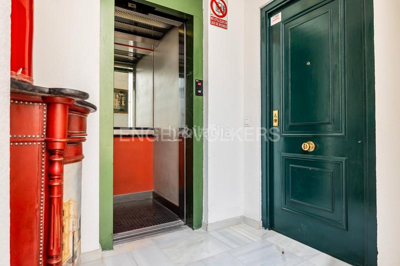 Foto c6786f5a-4c4d-432a-b339-646327f8f093. Attique avec chauffage piscine dans Alfalfa - Santa Cruz Sevilla