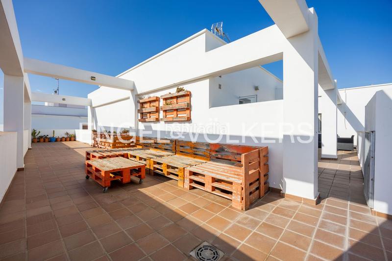 Foto 27afce45-0ef8-484a-83d6-48c7f6bda043. Àtic amb calefacció aparcament a Conil Conil de la Frontera