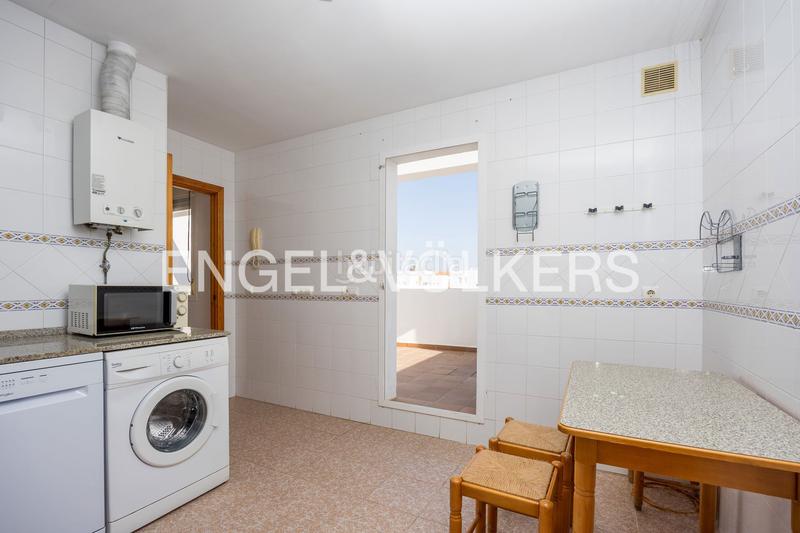 Foto 8d2f0e7a-4090-4511-8bc7-6e4d4054814d. Àtic amb calefacció aparcament a Conil Conil de la Frontera