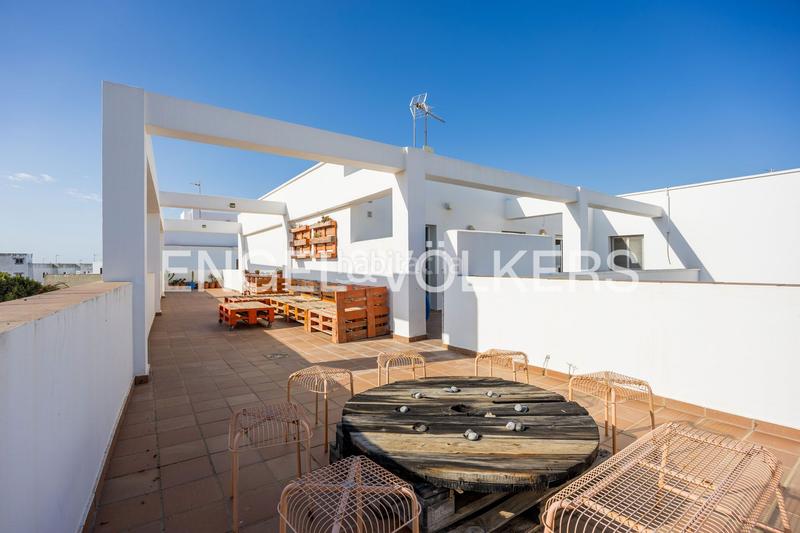 Foto aa995726-40b2-48ea-844c-f3f212a23de4. Àtic amb calefacció aparcament a Conil Conil de la Frontera