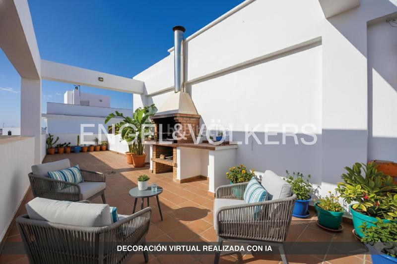 Foto e02aa680-3e11-44d1-9dc1-5110b1370c72. Àtic amb calefacció aparcament a Conil Conil de la Frontera