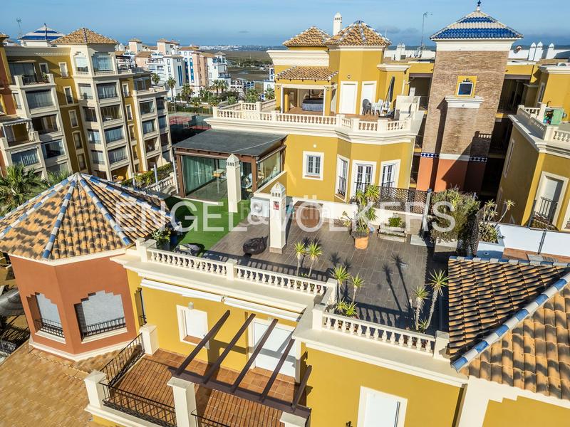 Foto 59b819b8-b281-40b0-9d91-f075a6f1e415. Attique avec chauffage parking piscine dans Punta del Moral Ayamonte