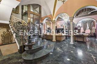 Casa en Arenal - Museo. La singularidad escondida en el corazón de sevilla.