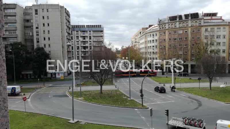 Foto 369e8074-3f4e-4f1c-8d31-1764b1911db4. Alquiler apartamento exclusividad en el prado de san sebastián en Sevilla