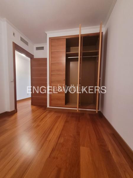 Foto 00dca3f4-eff3-4e8c-8f3a-cc7f672e63fb. Location appartement avec chauffage parking dans San Bernardo Sevilla