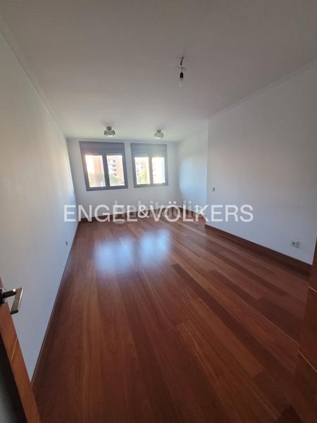 Foto 32b2ad09-0112-4f43-9146-b48175568283. Location appartement avec chauffage parking dans San Bernardo Sevilla