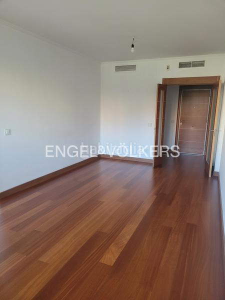 Foto a082ce0b-9c75-4cf0-bb8b-c246915b0f94. Location appartement avec chauffage parking dans San Bernardo Sevilla