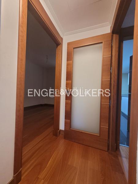 Foto baf62e88-0f65-4c91-9ea8-487796625012. Location appartement avec chauffage parking dans San Bernardo Sevilla